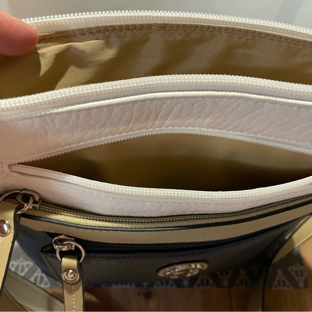 Giani Bernini Navy, Cream, and Tan Crossbody Bag - Picture 6 of 8